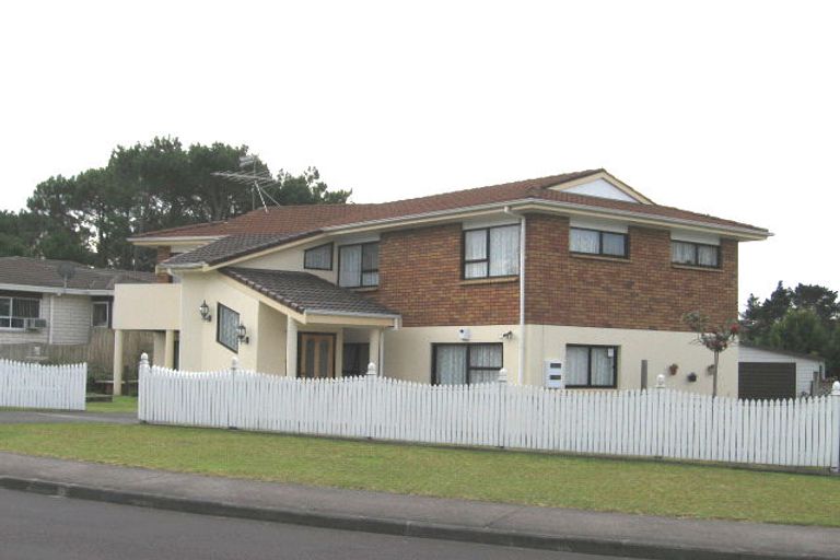 Photo of property in 61 Granville Drive, Massey, Auckland, 0614
