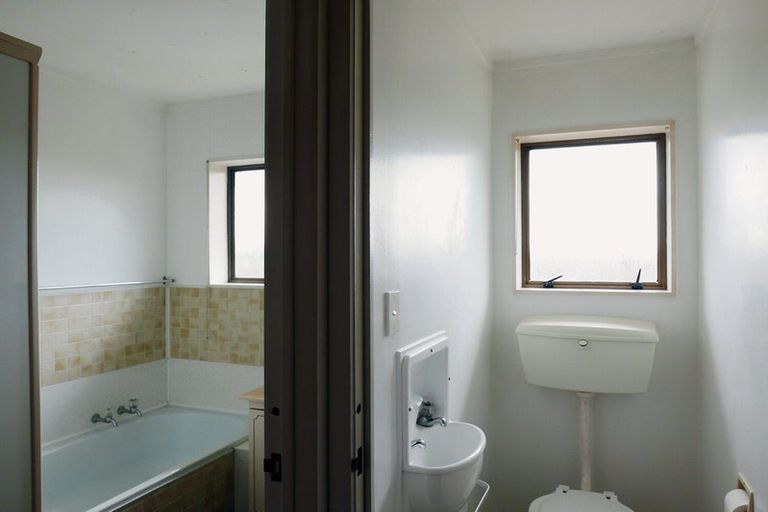 Photo of property in 3/320 Pakuranga Road, Pakuranga Heights, Auckland, 2010