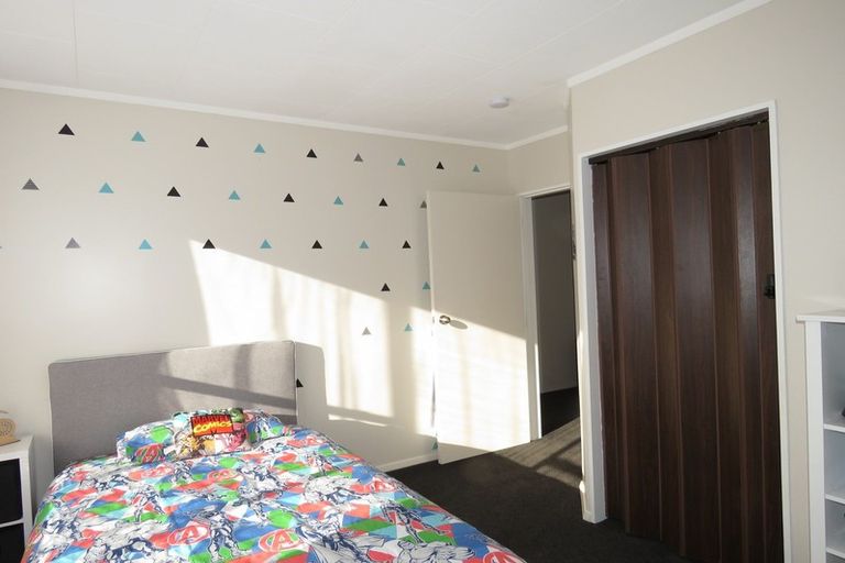 Photo of property in 10 Colvin Street, Westport, 7825