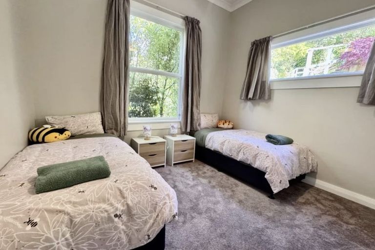 Photo of property in 40 Garden Road, Northland, Wellington, 6012