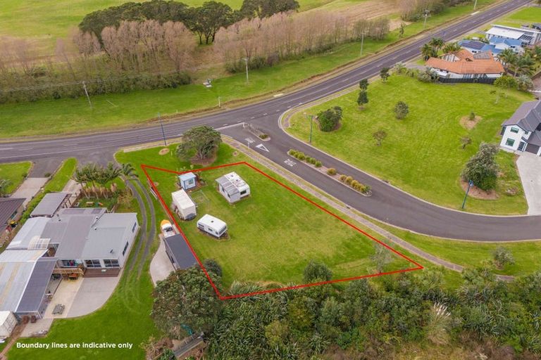 Photo of property in 1 Hei Esplanade, Whitianga, 3510