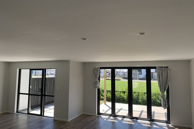 Photo of property in 9 Irving Place, Hobsonville, Auckland, 0616