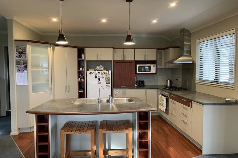 Photo of property in 2 Stratford Place, Huntington, Hamilton, 3210