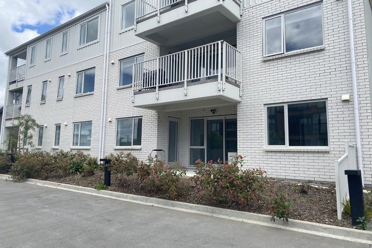 Photo of property in 205/28a Eileen Newey Place, Henderson, Auckland, 0612