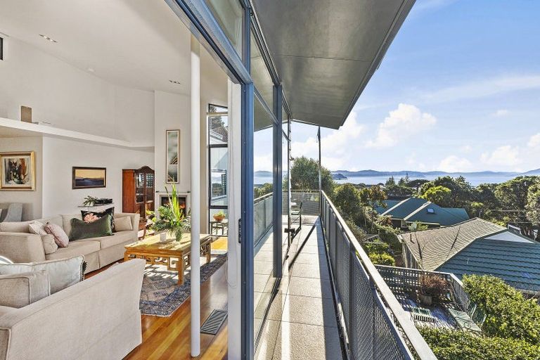 Photo of property in 74 Falkirk Avenue, Seatoun, Wellington, 6022