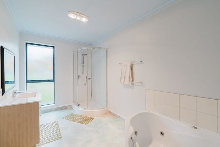 Photo of property in 800 Tuhikaramea Road, Ngahinapouri, Hamilton, 3290