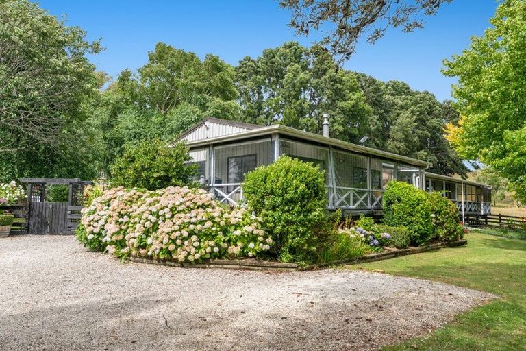 Photo of property in 414 Kaipara Coast Highway, Helensville, Kaukapakapa, 0871