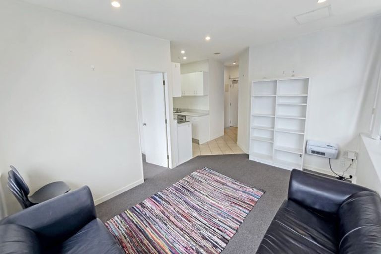 Photo of property in Terrace Tower Apartments, 10a/126 The Terrace, Wellington Central, Wellington, 6011