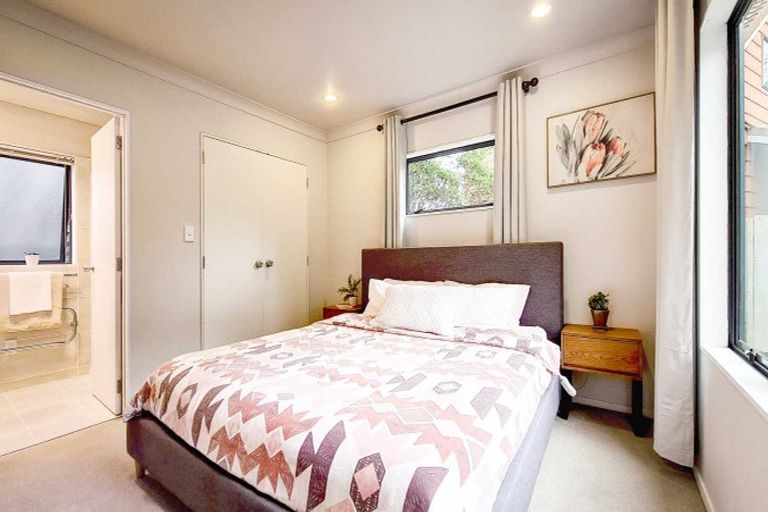 Photo of property in 49a Flaxdale Street, Birkdale, Auckland, 0626