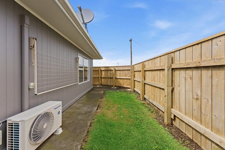Photo of property in 209 Seaview Road, Marfell, New Plymouth, 4310