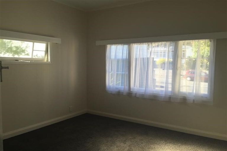 Photo of property in 6 Chaucer Road, Hospital Hill, Napier, 4110