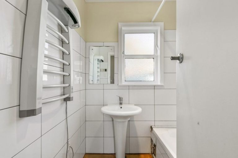 Photo of property in 17 Mckay Street, Wainuiomata, Lower Hutt, 5014