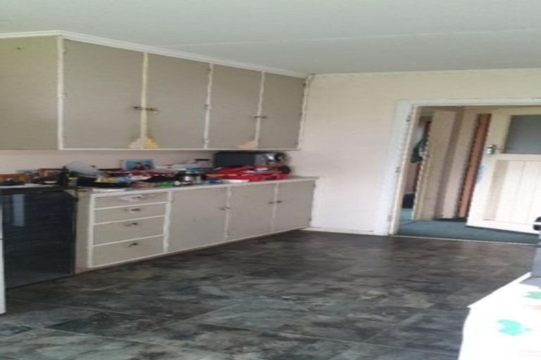 Photo of property in 15 Suther Street, Waverley, 4510
