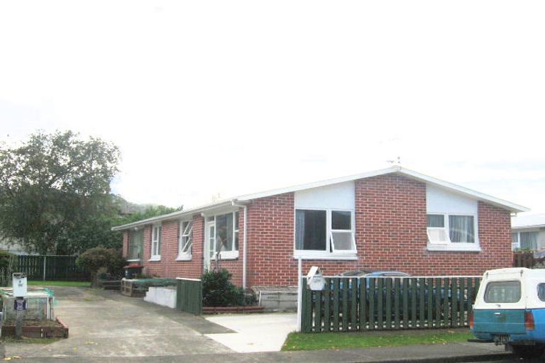 Photo of property in 2/99 Clouston Park Road, Clouston Park, Upper Hutt, 5018