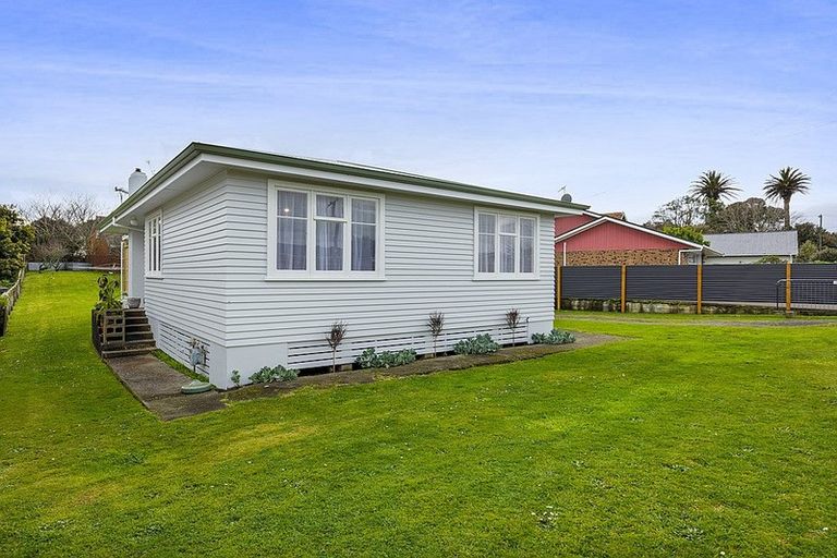 Photo of property in 2 Puriri Street, Hawera, 4610