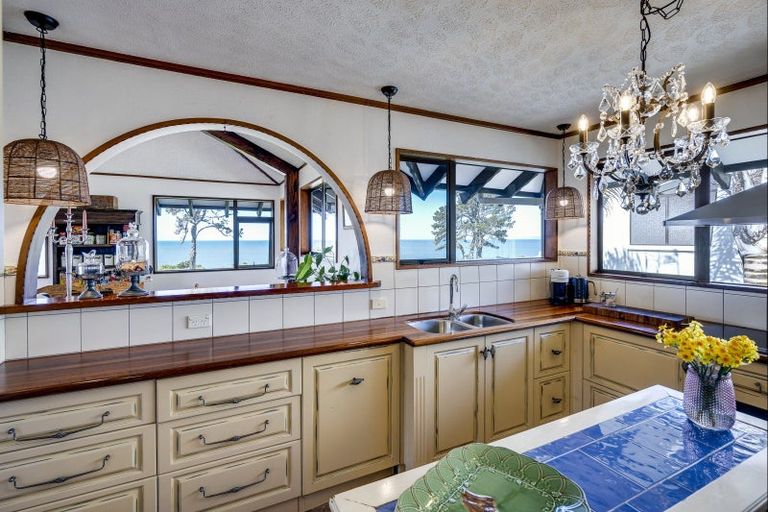 Photo of property in 74 Le Quesne Road, Bay View, Napier, 4104