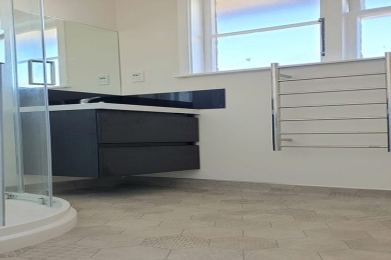 Photo of property in 1/50 Dyer Street, Epuni, Lower Hutt, 5011