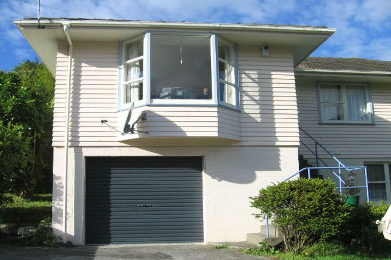 Photo of property in 8 Thurleigh Grove, Karori, Wellington, 6012