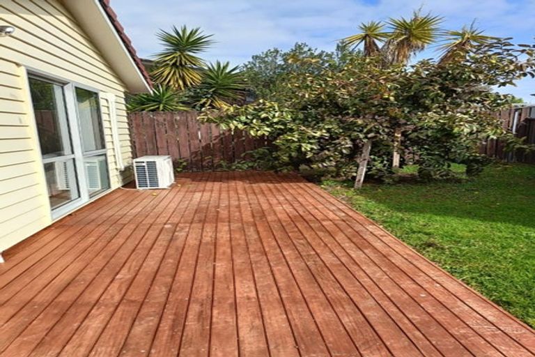 Photo of property in 25 Whiteacres Drive, Sunnyhills, Auckland, 2010