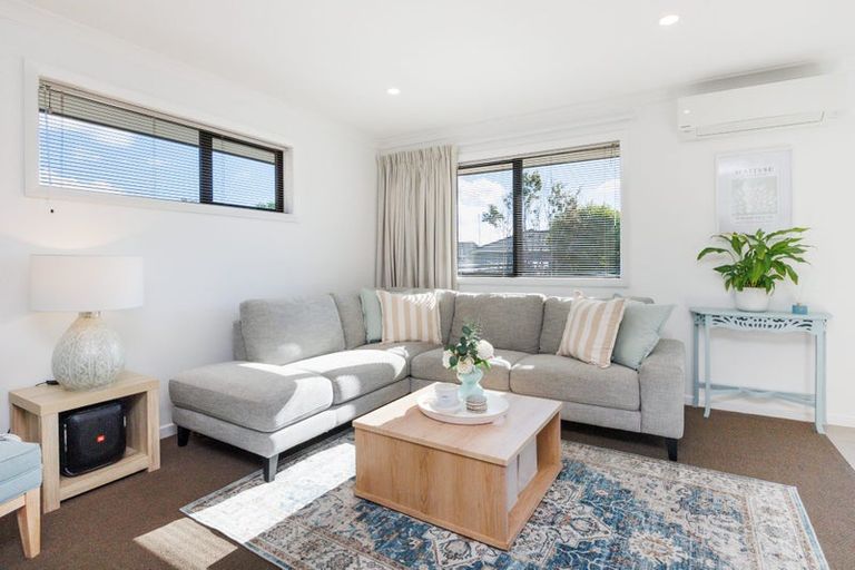 Photo of property in 52 Brooklyn Heights Drive, Kelvin Grove, Palmerston North, 4414