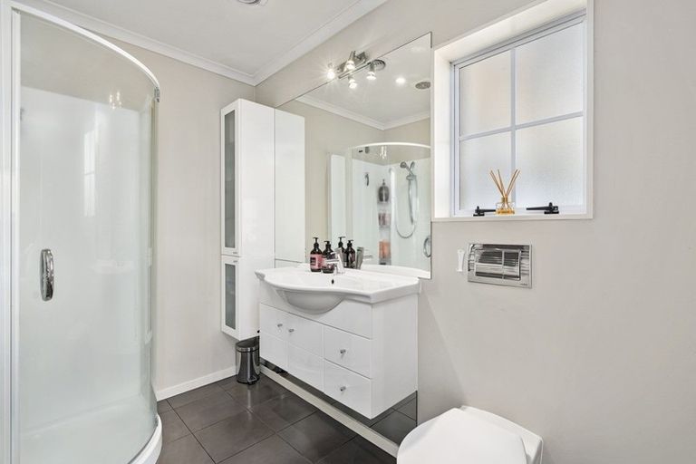 Photo of property in 10e Regan Street, Stratford, 4332