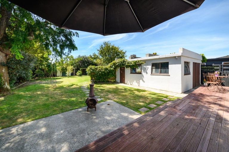 Photo of property in 5 Rangitira Avenue, Palmerston North, 4414