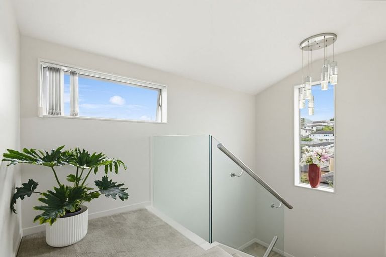 Photo of property in 21 San Prospero Crescent, Henderson, Auckland, 0612