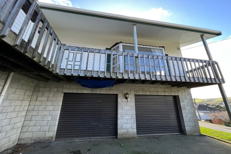 Photo of property in 53 Bassett Road, Johnsonville, Wellington, 6037