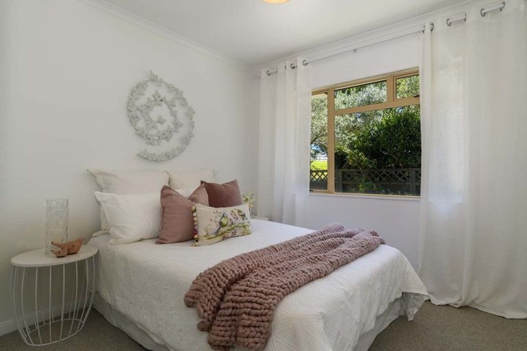 Photo of property in 1 Guildford Place, Bethlehem, Tauranga, 3110