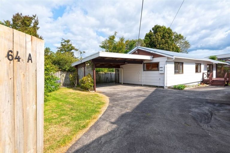 Photo of property in 64 Waimumu Road, Massey, Auckland, 0614