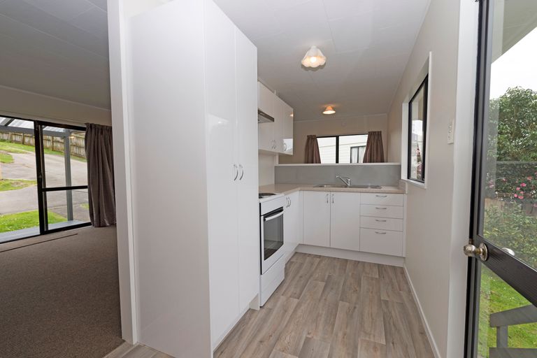 Photo of property in 2/7 Maywood Crescent, Glen Eden, Auckland, 0602