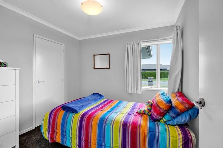 Photo of property in 8 Montague Grove, Stratford, 4332