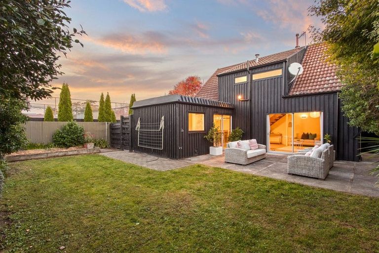 Photo of property in 2/24 Creyke Road, Ilam, Christchurch, 8041