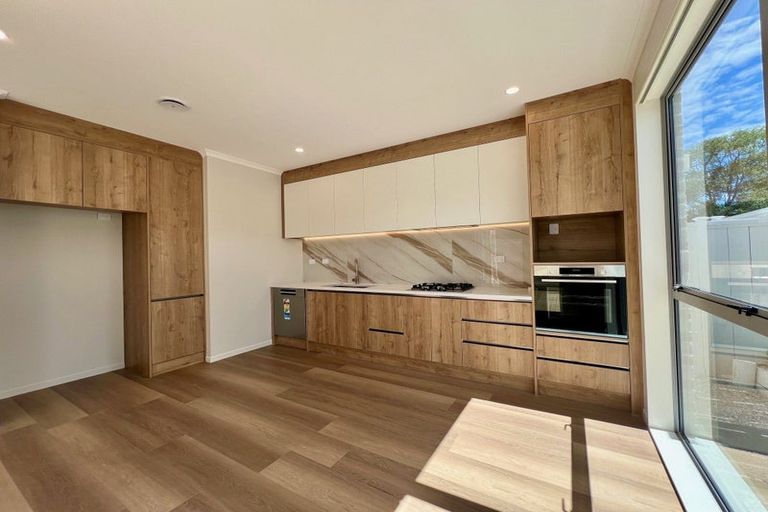 Photo of property in 109 Prince Regent Drive, Half Moon Bay, Auckland, 2012