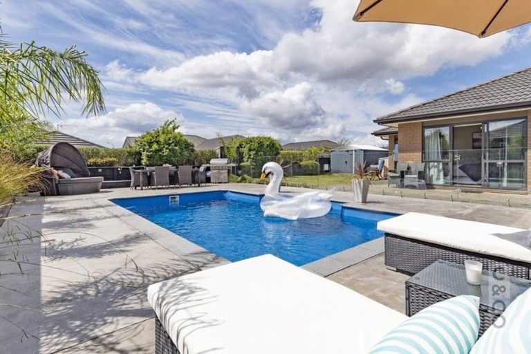 Photo of property in 11 Pohutukawa Parade, Riverhead, 0820