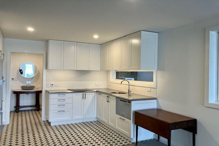 Photo of property in 129a Marine Parade, Mount Maunganui, 3116
