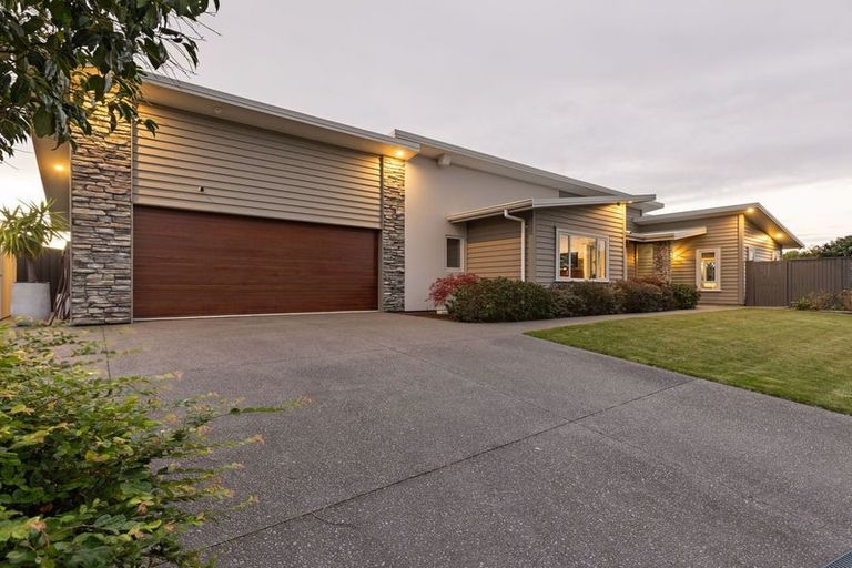 Photo of property in 3 Silicon Way, Fitzherbert, Palmerston North, 4410