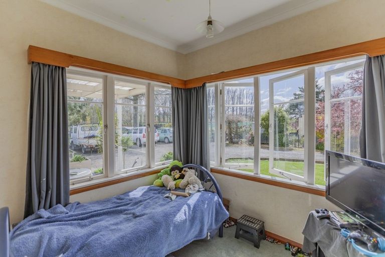 Photo of property in 2070 State Highway 2, Waipukurau, 4285