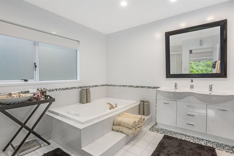 Photo of property in 75 Mercury Way, Whitby, Porirua, 5024