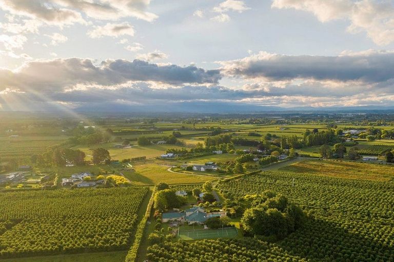 Photo of property in 131 Saint Andrews Road, Havelock North, 4130