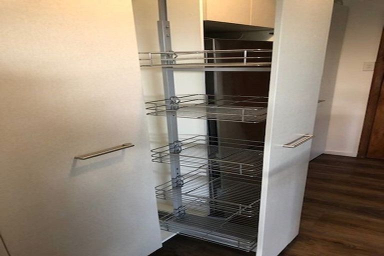 Photo of property in 37 Singers Road, Korokoro, Lower Hutt, 5012