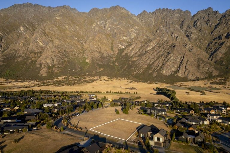Photo of property in 31 Cappie Drive, Jacks Point, Queenstown, 9371