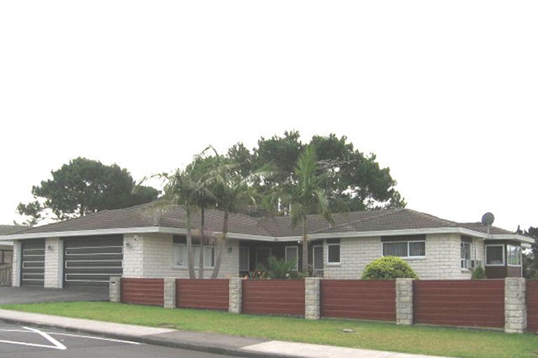 Photo of property in 63 Granville Drive, Massey, Auckland, 0614