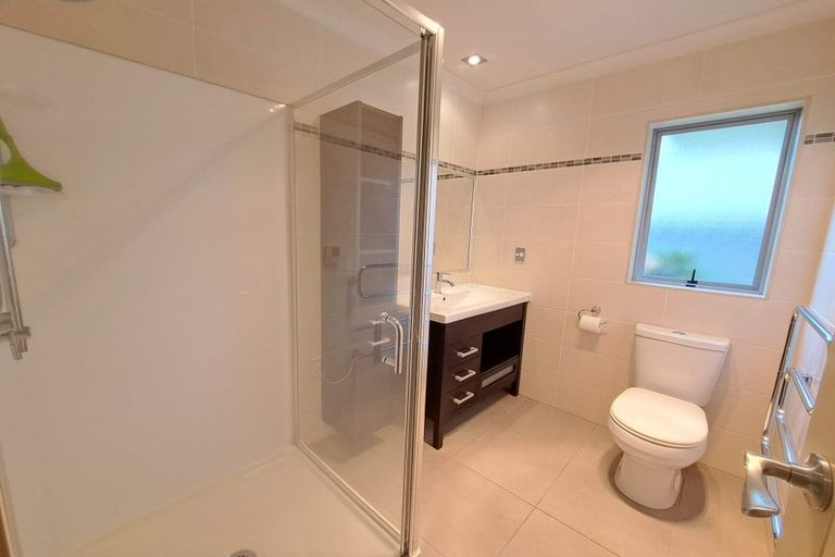 Photo of property in 36 Gibbston Crescent, Flat Bush, Auckland, 2016
