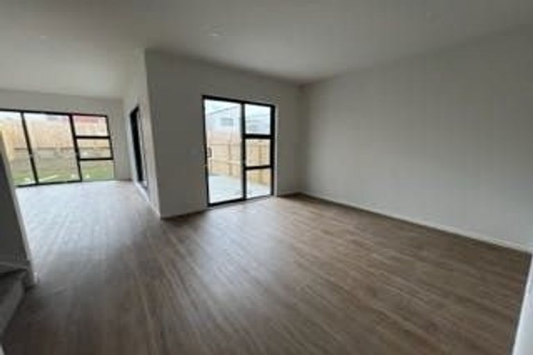 Photo of property in 30 Pilot Drive, Hobsonville, Auckland, 0616