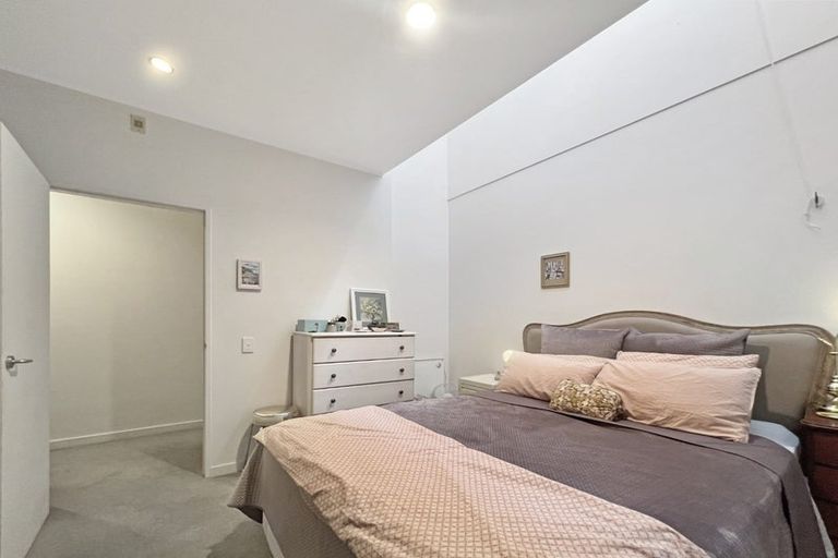 Photo of property in Dixonlane Apartments, 9/7 Feltex Lane, Te Aro, Wellington, 6011
