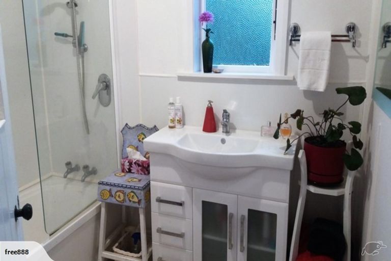 Photo of property in 6 Mcmaster Street, Greytown, 5712