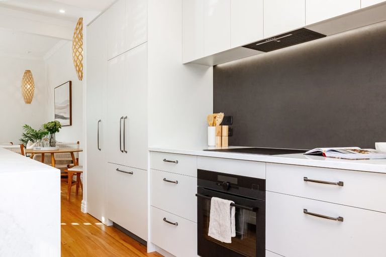 Photo of property in 2-4 Caroline Street, Mount Victoria, Wellington, 6011
