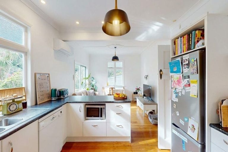 Photo of property in 9 Khandallah Road, Ngaio, Wellington, 6035
