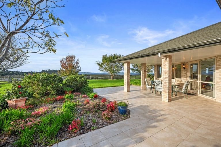 Photo of property in 68d Tuparekura Road, South Head, Helensville, 0874